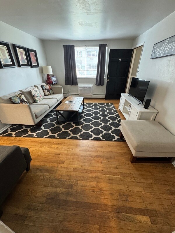 Foto del edificio - 3212 Ellwood Ave