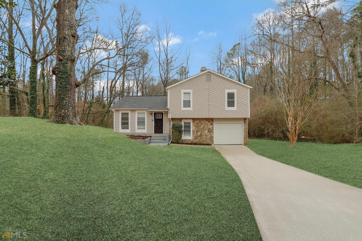 691 Tarkington Rd N, Stone Mountain, GA 30088 House Rental in Stone