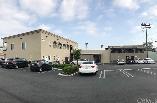 Foto principal - 1349 N Altadena Dr