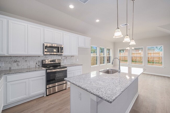 Building Photo - COMING JUNE 2026 LIKE NEW --- Stunning 4 bedroom home In Lake Conroe Hills