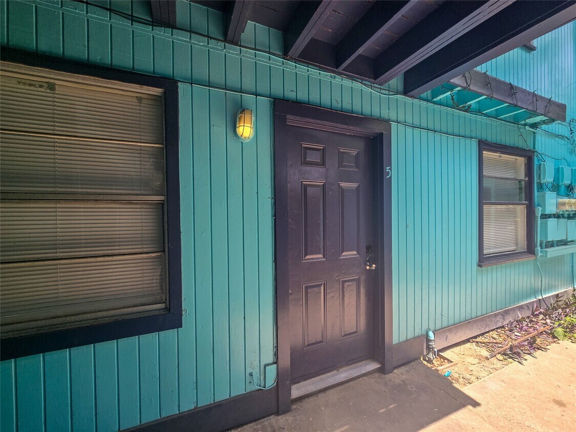 Foto principal - 3714 Ave S