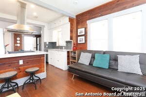 Building Photo - 131 Klein St