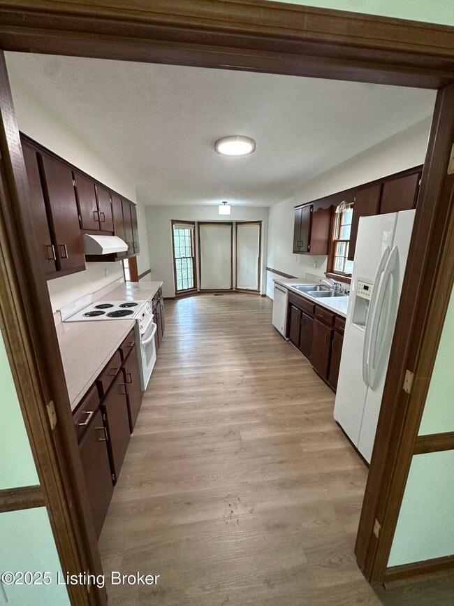 Building Photo - 4618 Stony Brook Dr
