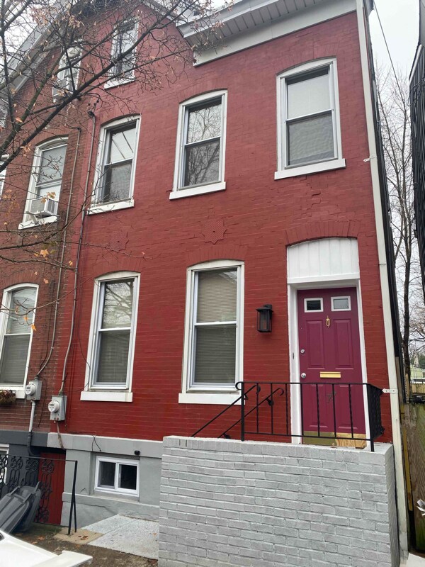 Primary Photo - 77 Grand St