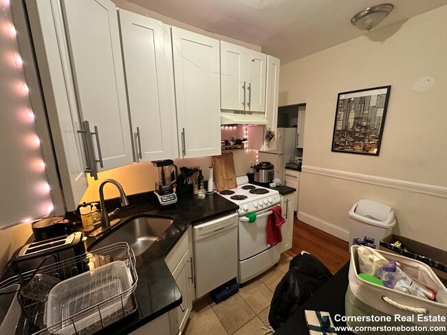 Foto del edificio - 65 Burbank St