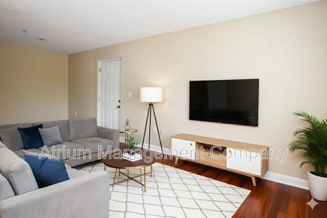 Building Photo - 2047 Dixie Belle Dr