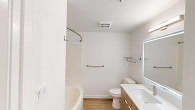 Interior Photo - Island Square