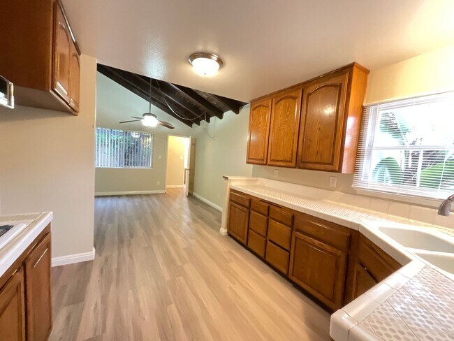 Foto del edificio - Large: 4 Bedroom 2.5 Bath Home