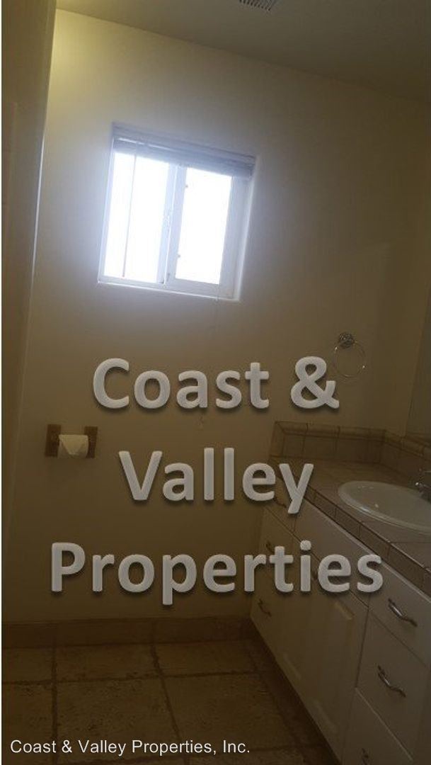 Foto del edificio - 3 br, 2 bath House - 14355 Russo Rd.