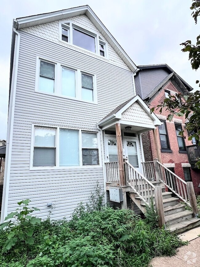 Building Photo - 2306 N Hoyne Ave