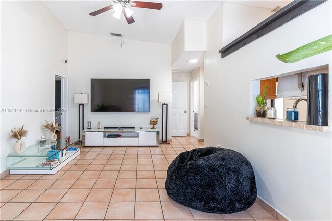 Foto del edificio - 6931 SW 154th Ct
