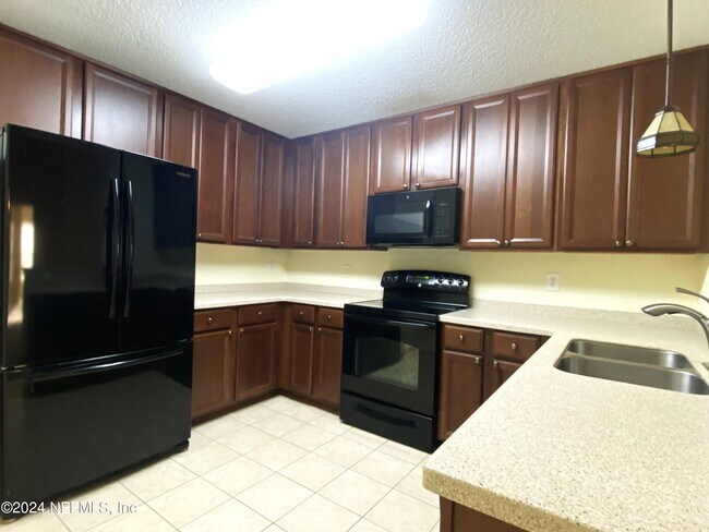 Foto del edificio - 13800 Herons Landing Way