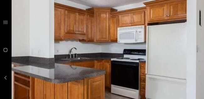 Building Photo - 46 Cochituate Rd