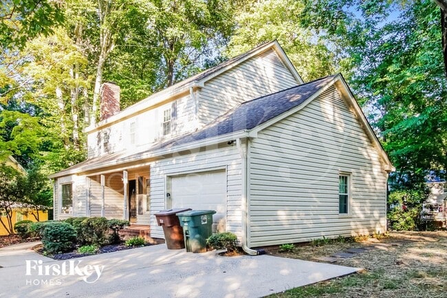 Building Photo - 402 Willow Spring Ct