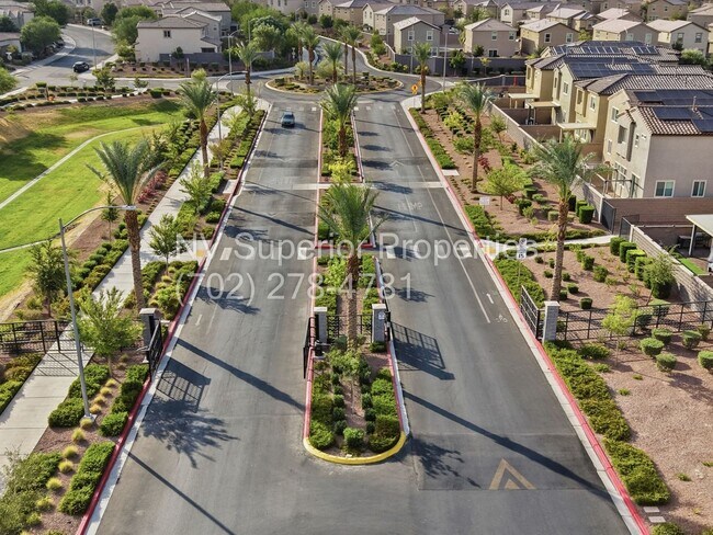 Foto del edificio - NW!! Pool!!! 5 Bedrooms!!! Bedroom & Bath Downstairs!!! Gated!!!! Covered Patio!!!
