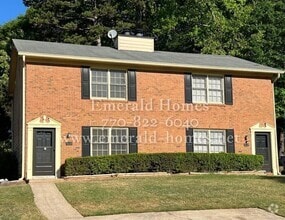 Building Photo - 413 Downing St