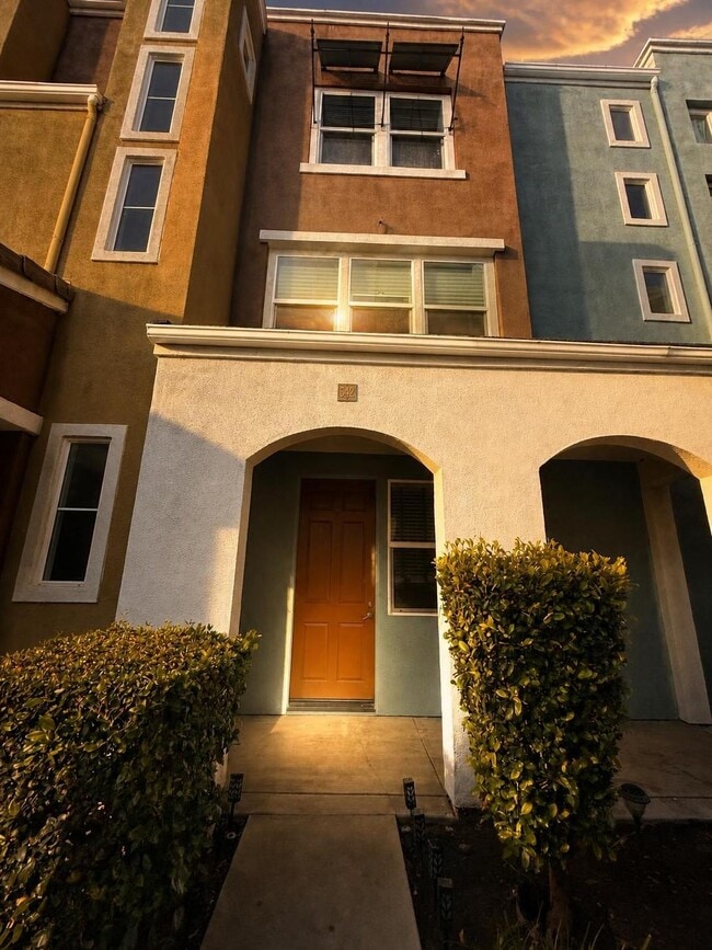 Building Photo - 542 N Chardonnay Dr