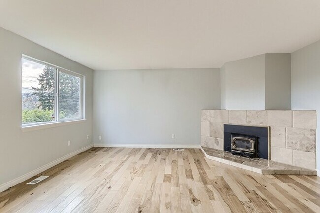 Building Photo - 2251 SE Creighton Ave, Milwaukie, OR, 97267