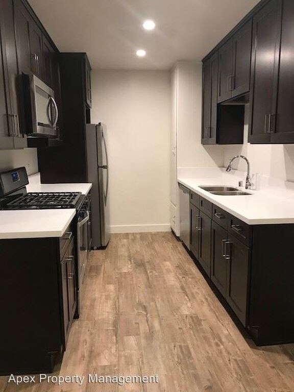 Foto principal - 10239 Woodworth Ave