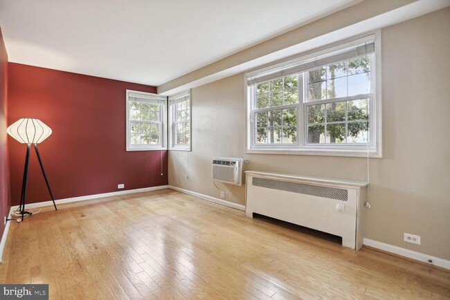 Building Photo - 209 N Trenton St