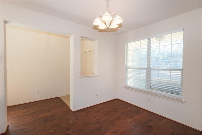 Foto del edificio - 2304 Valerian Trail