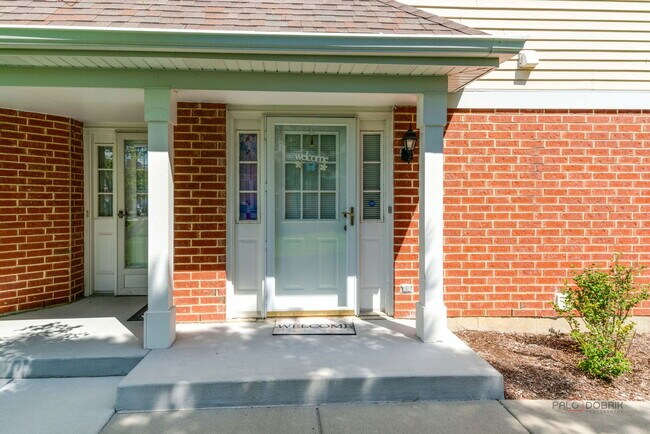 Foto del edificio - 1432 Hampshire Ct