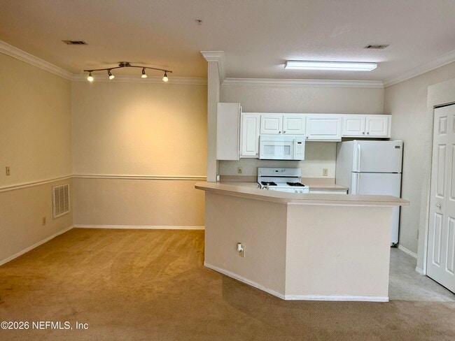 Building Photo - 13810 Sutton Park Dr N