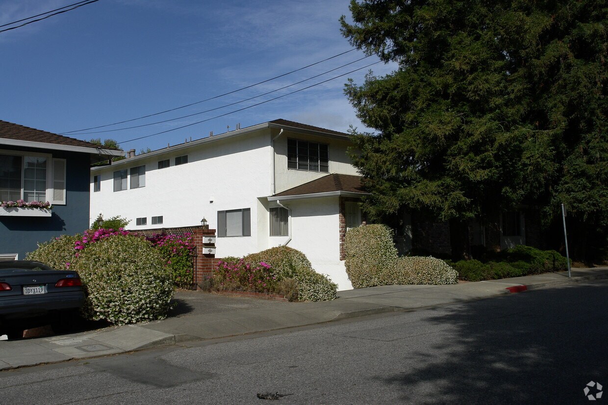Foto principal - 945 Crane St