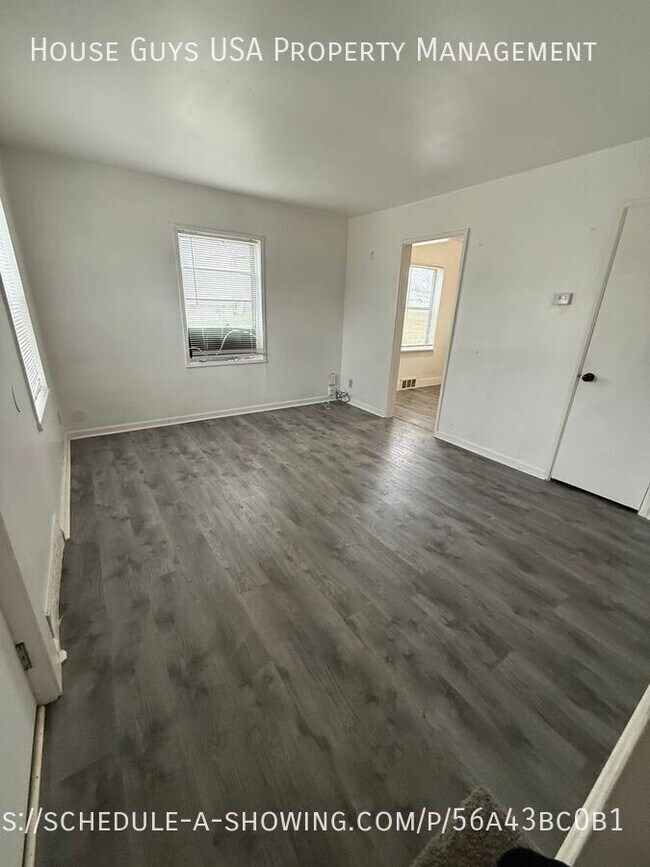 Foto del edificio - 9523 Charlotte St