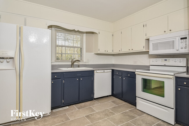 Foto del edificio - 2104 Gracewood Dr