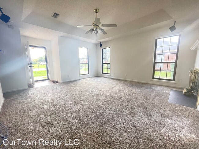 Building Photo - 3 br, 2 bath House - 7137 Buckram Oak Drive