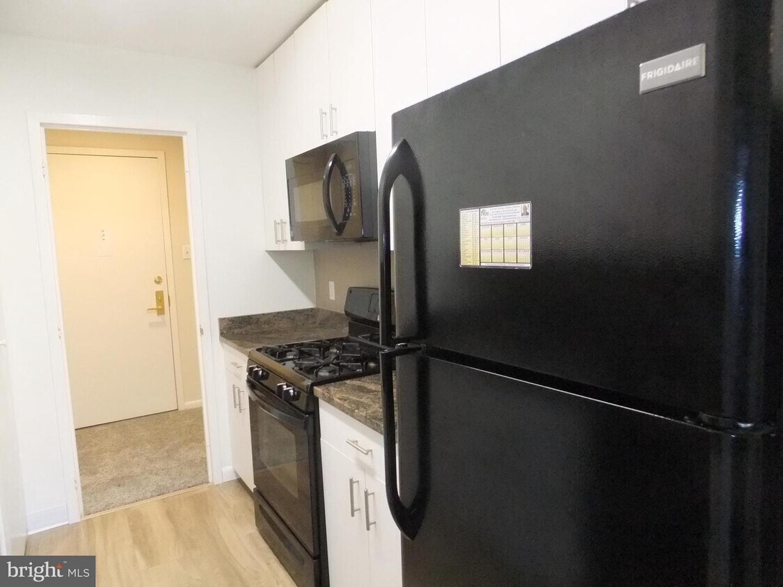 1655 Oakwood Dr Unit N415, Narberth, PA 19072 Room for Rent in