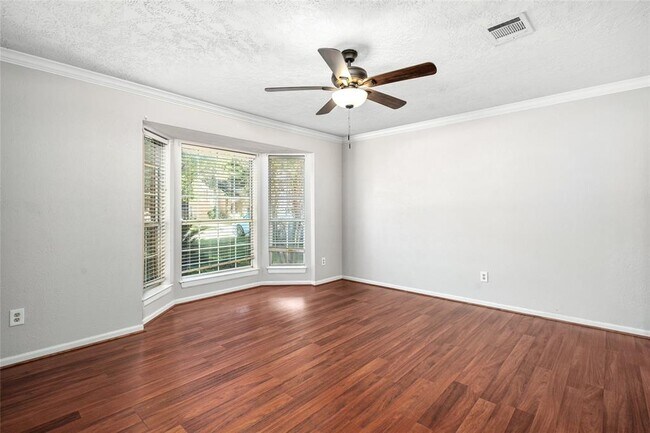 Foto del edificio - 4907 Echo Falls Dr