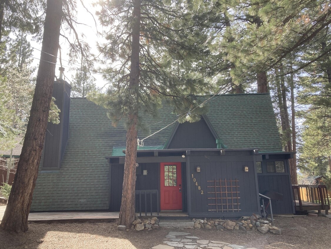 10482 Powder Horn Ln, Truckee, CA 96161 House Rental in Truckee, CA