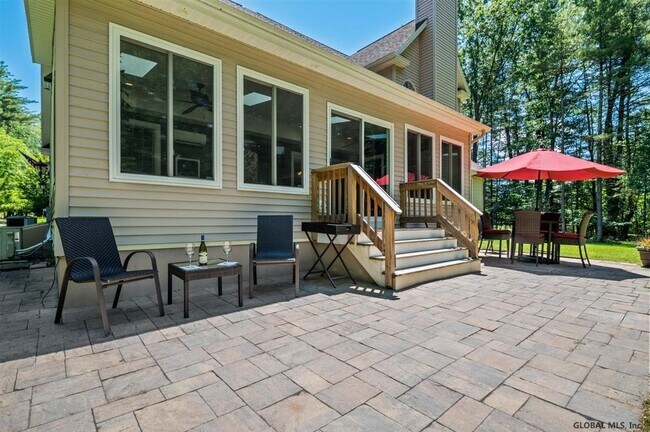 Building Photo - 73 Ruggles Rd