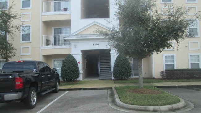 Building Photo - 8226 Green Parrot Rd