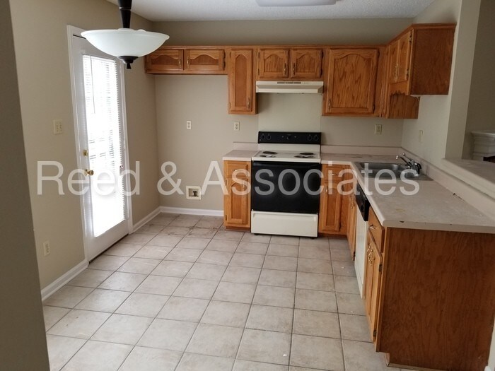 Building Photo - 6447 Amberwood Dr