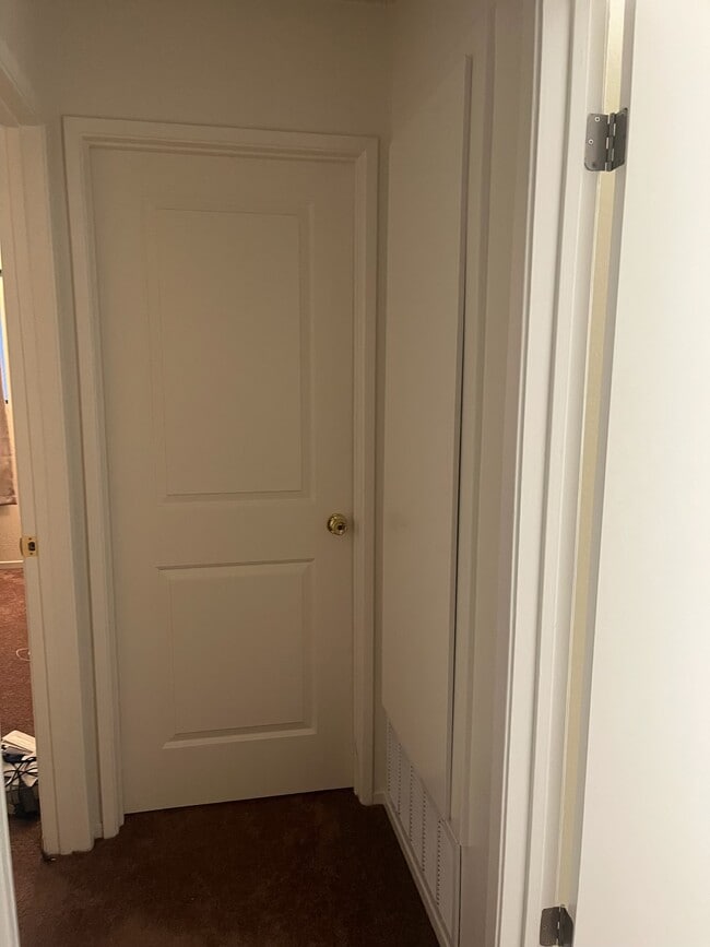 Building Photo - 9126 Unit 3