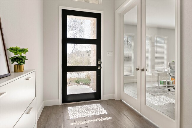 Building Photo - 508 Stella Beth Way