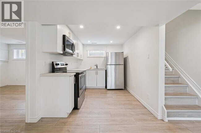 Building Photo - 267 Kingswood Dr