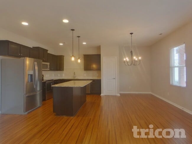 Building Photo - 1048 Silverberry St