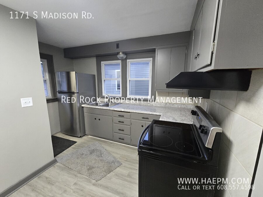 Primary Photo - 1171 S Madison Rd