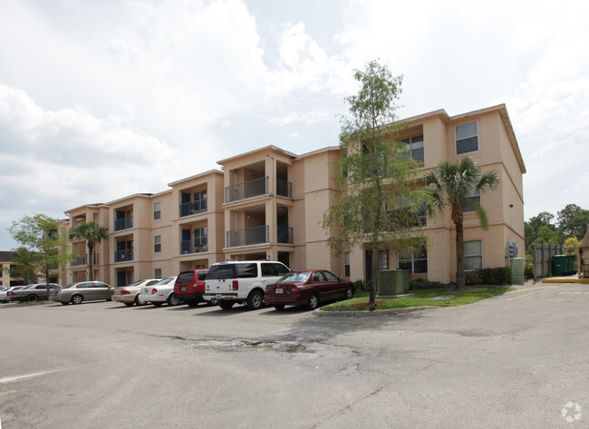 Building Photo - Saddlebrook Village