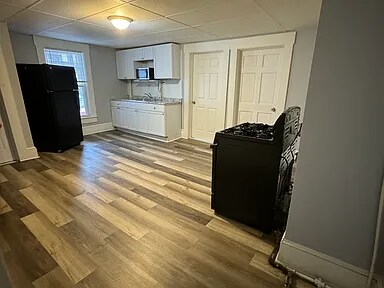 Foto del edificio - 242 E High St