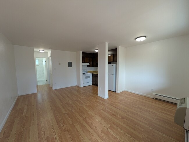 Building Photo - Traci-lea Apts.