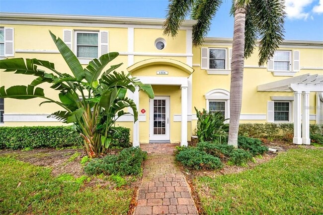 Building Photo - 166 Pompano Dr SE