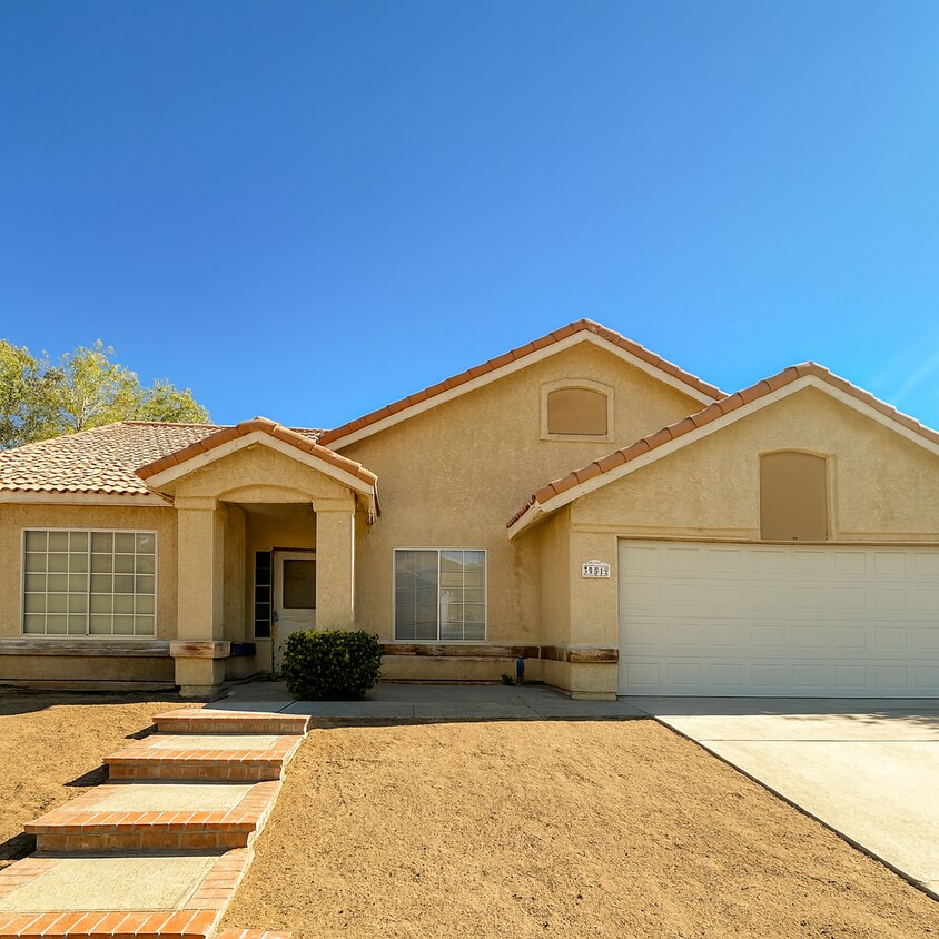 Foto principal - 39518 Chalfont Ln