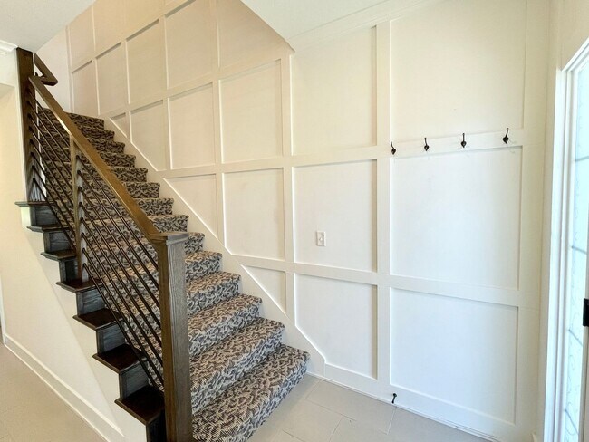 Foto del edificio - Charming 3BR Parkville Townhome in Creeksi...