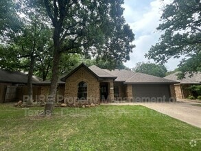 Building Photo - 7516 Woodhaven Dr
