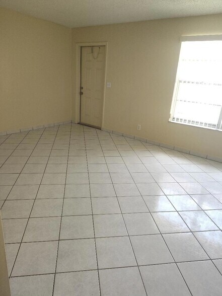 Foto del edificio - 2961 NW 43 Terrace